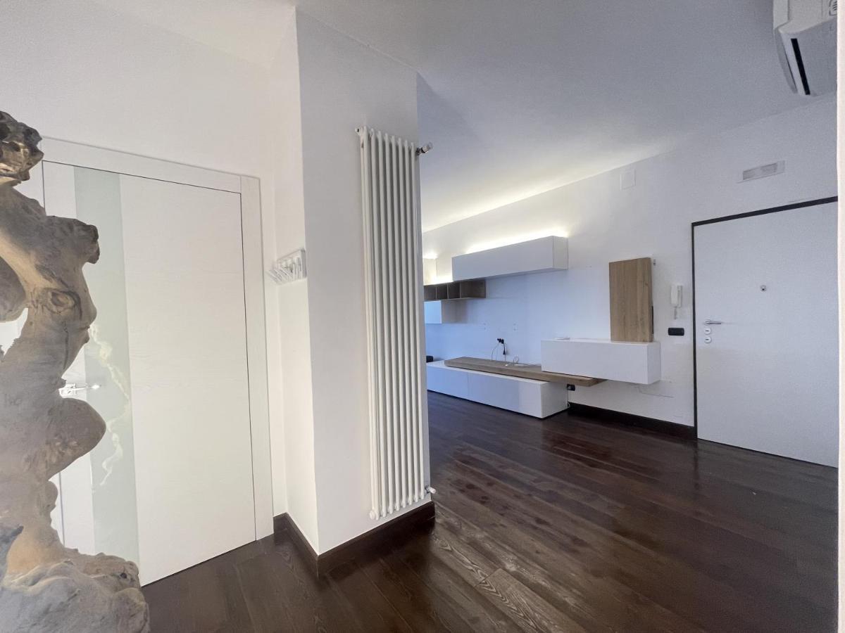 Cconforthotels Appartamento Skyline Бари Екстериор снимка