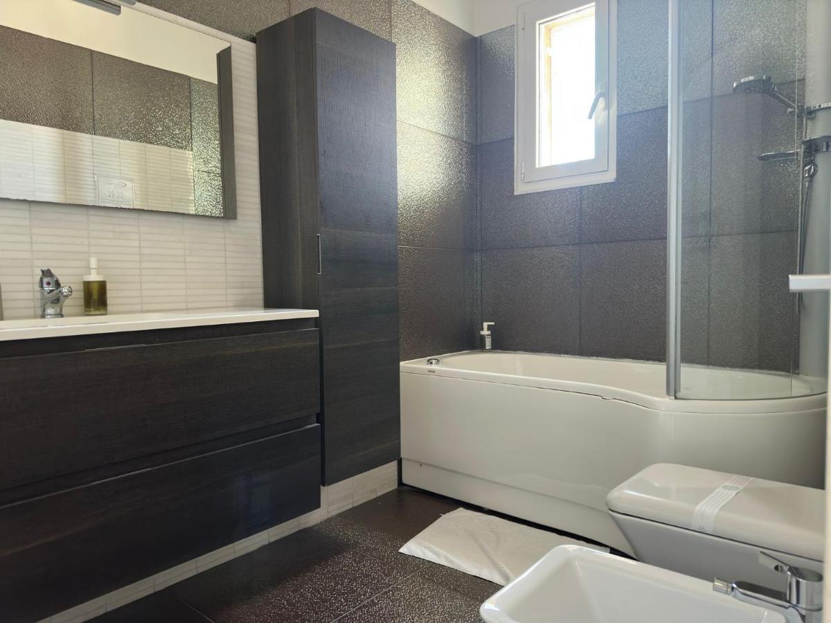 Cconforthotels Appartamento Skyline Бари Екстериор снимка